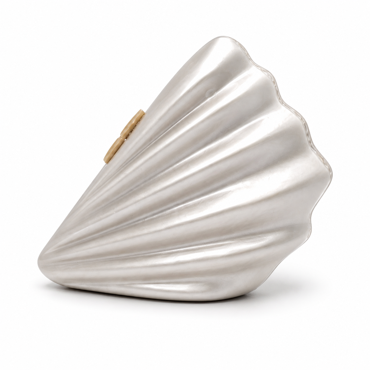 L’APOGÉE Atlantis pearly silver shell-shaped evening bag inspired by ocean elements designed for weddings, vacations, formal events, and elegant statement occasion styling.